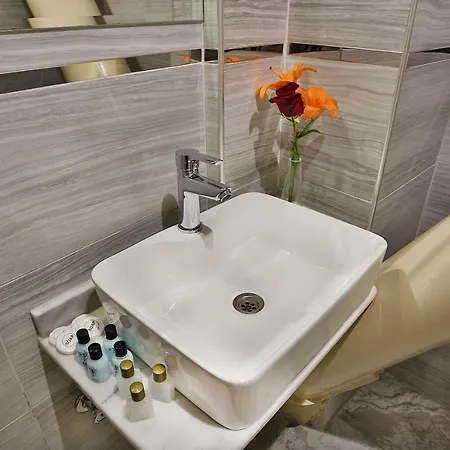 Otel Taxim Hg 2*